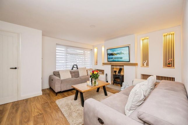 10, Toy Close, Rugeley photo 4