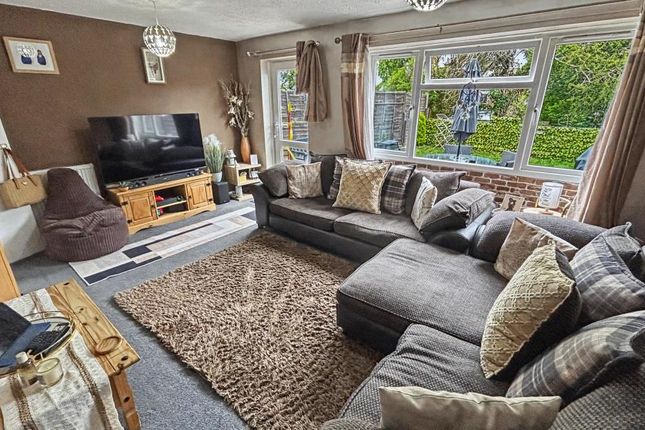 33, Redwood Close, Colchester photo 3
