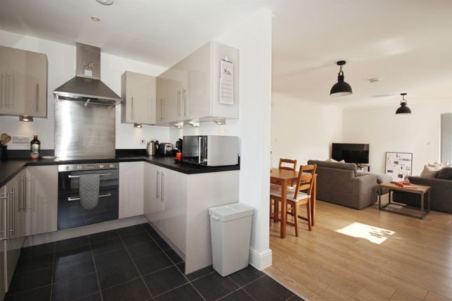 21, Andrews Close, Warwick photo 2