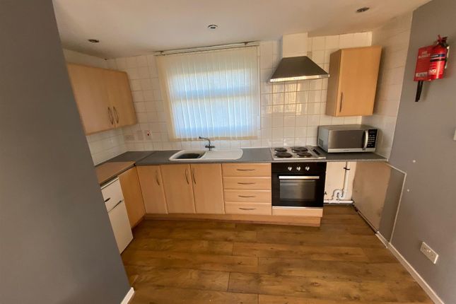 31, Stroud Crescent West, Hull photo 4