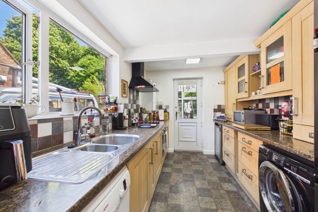 60, Bournewood, Ashford photo 4