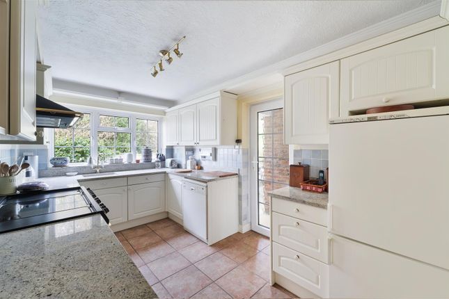 11, Milstead Close, Tadworth photo 2