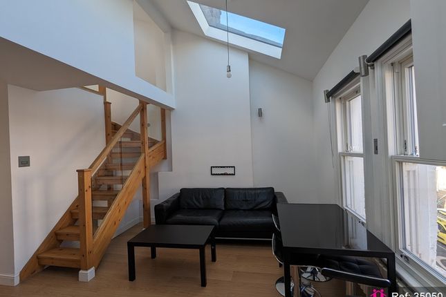 Flat F, 82, Harwood Road, London photo 4
