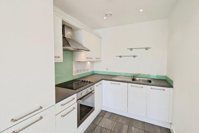Flat 13, 526 Star Apartments, Fishponds Road, Bristol photo 3