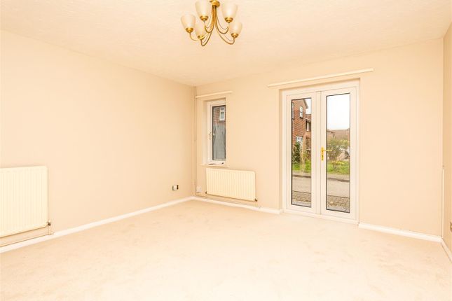 22, Littlemead, Woking photo 2