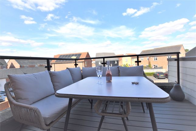 Flat for sale in Blackthorn Road, Didcot