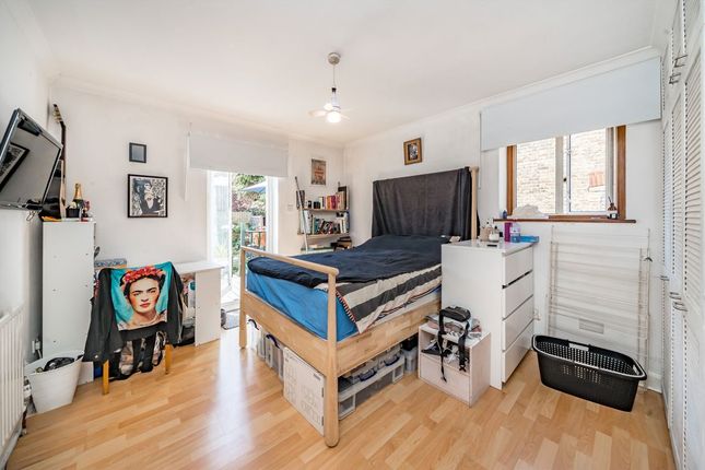 366A, Cricklewood Lane, London photo 4