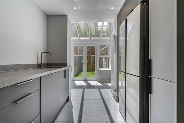 Hawksmoor Grove, Bromley photo 4