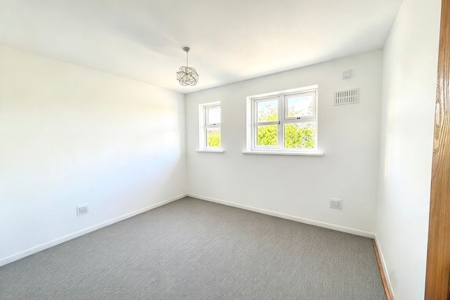 York Place, 128 Shafter Road, Dagenham photo 4