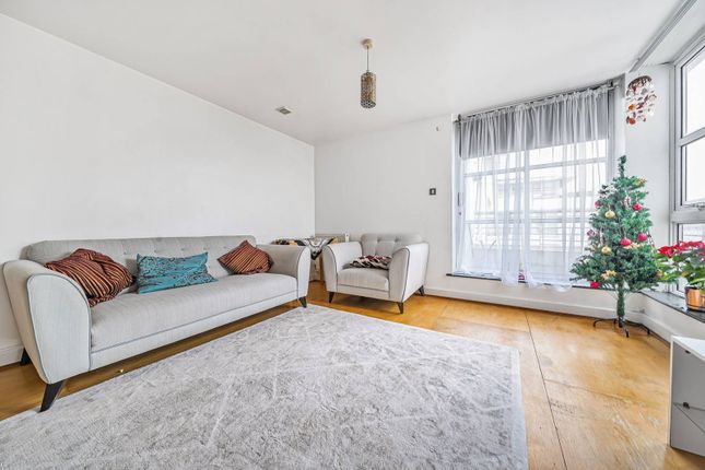 Thumbnail Flat for sale in Barrier Point Road, Silvertown, London