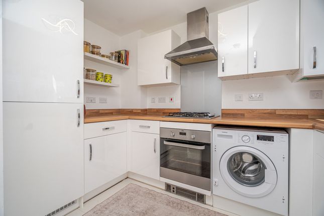 14, Curacao Crescent, Milton Keynes photo 4