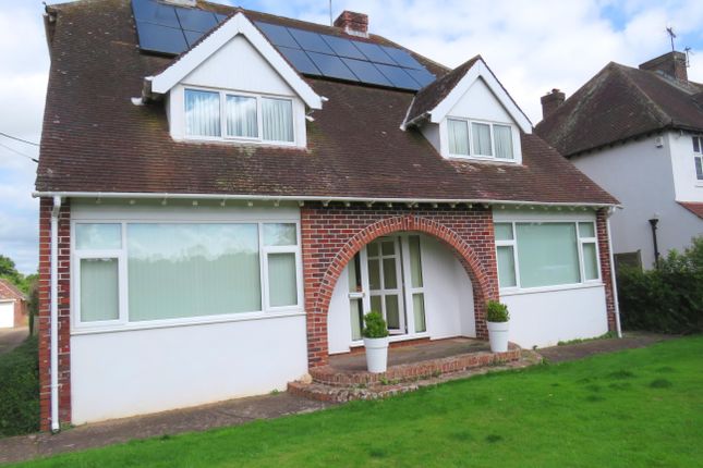 Detached house to rent in London Road, Whimple, Exeter