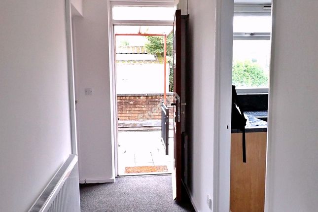 28, Horton Square, Birmingham photo 4