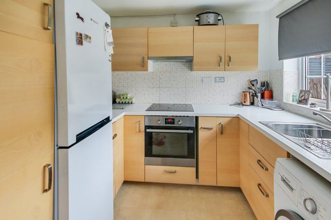 19, Sycamore Drive, East Grinstead photo 4