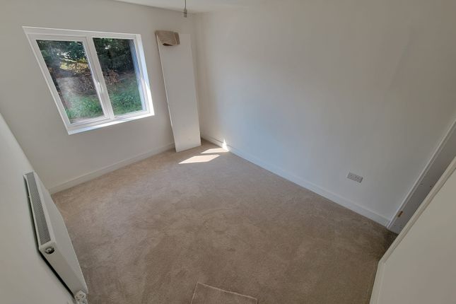 12 Heol-Y-Fagwr, Swansea photo 5