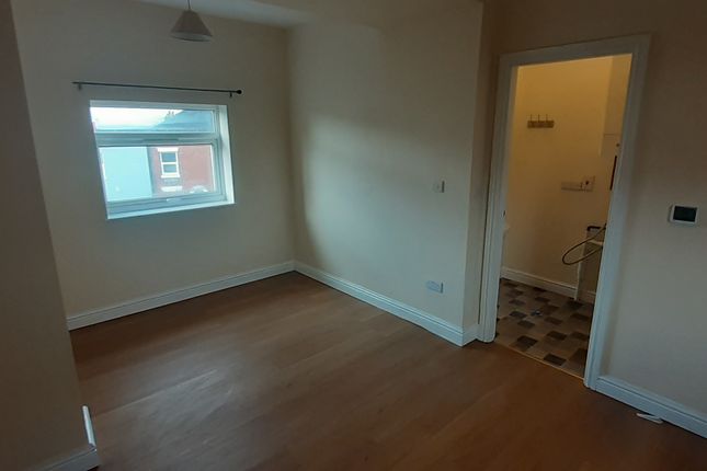 Flat 6, 120, King Street, Newcastle photo 4