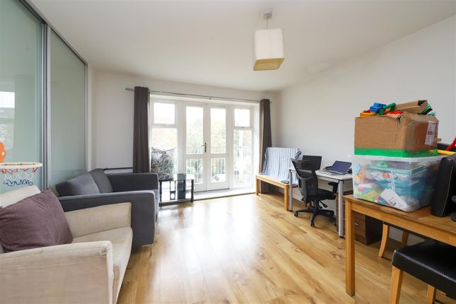 6, Jefferson House, Park Lodge Avenue, West Drayton photo 2
