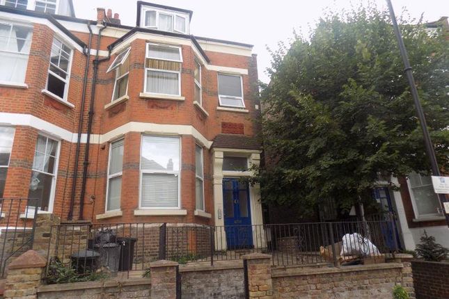 Flat to rent in Second Floor Flat, Hornsey Rise Gardens, New Orleans Walk, Archway, London