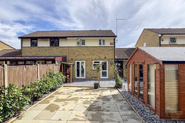 17, Tavelhurst, Milton Keynes photo 2