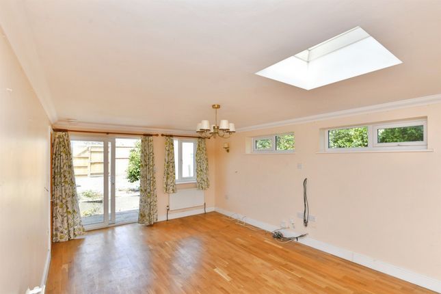 11, Mulberry Road, Saltash photo 4