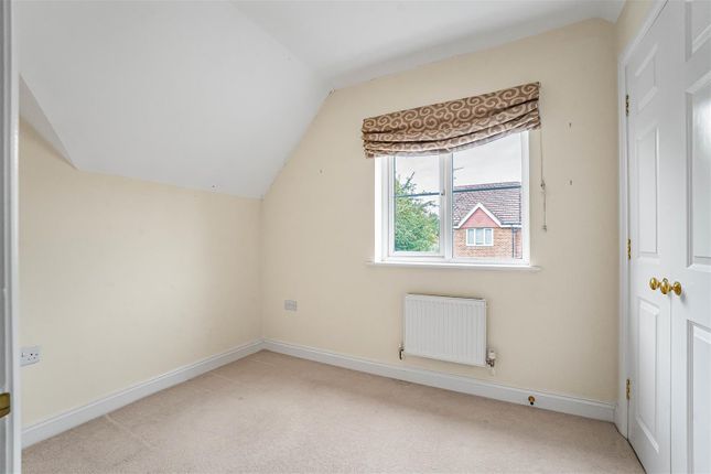 3-bed detached on 14, Abbottsleigh Gardens, Reading, £585,000