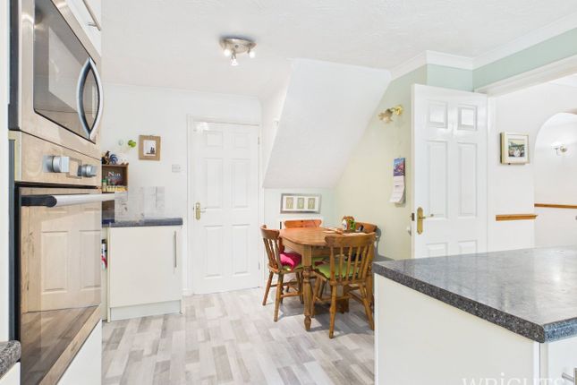 14, Witchford, Welwyn Garden City photo 3