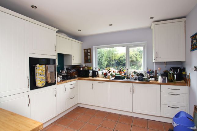 14, St. Davids Place, Llantrisant photo 3