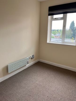 Flat to rent in Station Road, Stechford, Birmingham