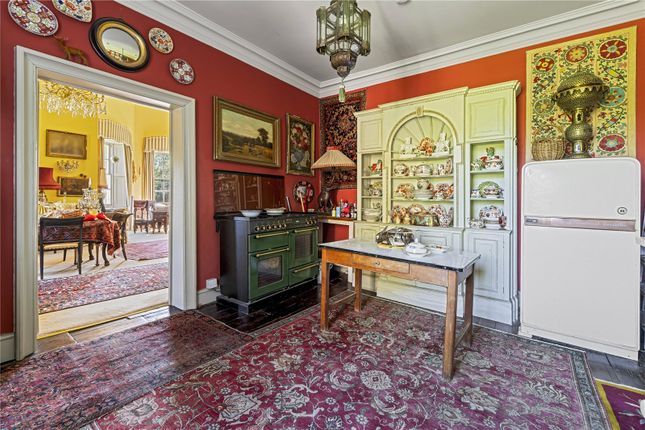 2, Garricks Villa, Hampton photo 4