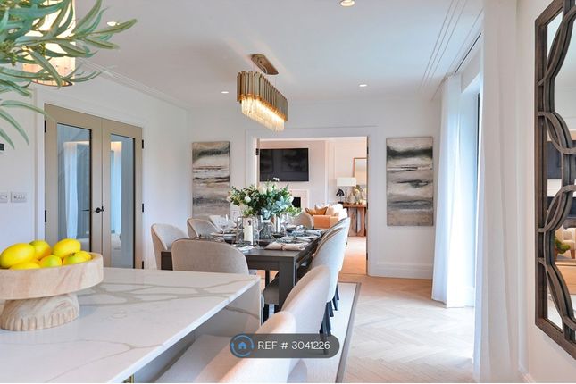 Barons Drive, Alfold Gardens Horsham Road Surrey, Alfold, Cranleigh photo 3