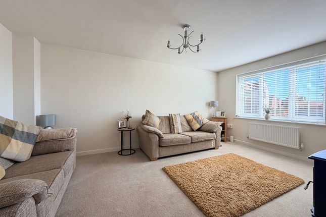 7 Shield Way, Scarborough photo 3