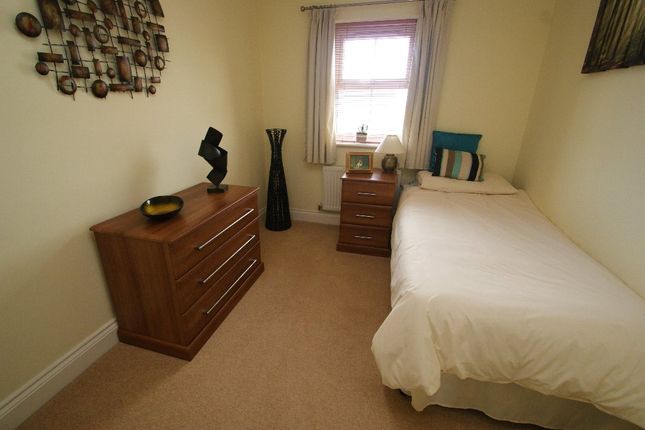 Colvin Close, Andover photo 5