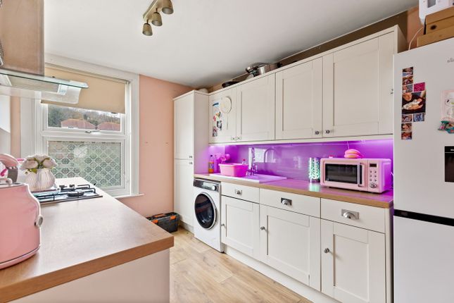 Maisonette for sale in Coombe Valley Road, Dover