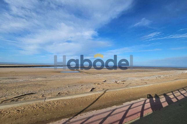Flat 6, 74 West Parade, Rhyl photo 2