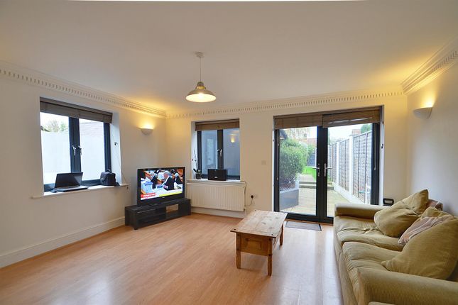 12, High Road, Ickenham photo 4