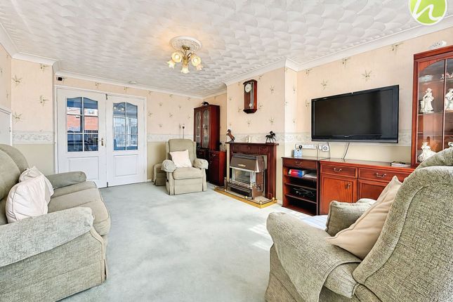 65 Andersons, Stanford-Le-Hope photo 3