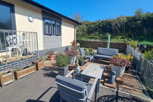 Mobile/park home for sale in Whites Farm Park, North Country, Redruth