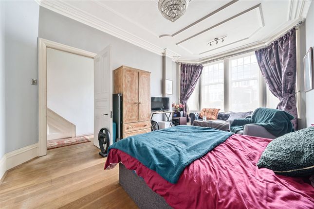 Flat for sale in St Georges Road, Palmers Green, London