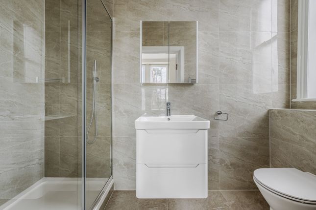 73 Comeragh Road, Greater London photo 5