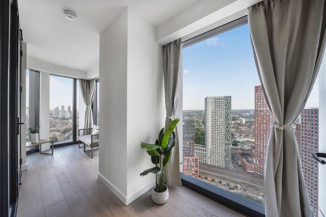 Apartment 2702, River Park Tower, 1, Nine Elms Lane, London photo 2