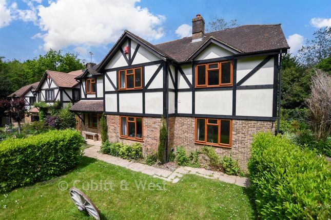 25, Crawley Lane, Crawley photo 2