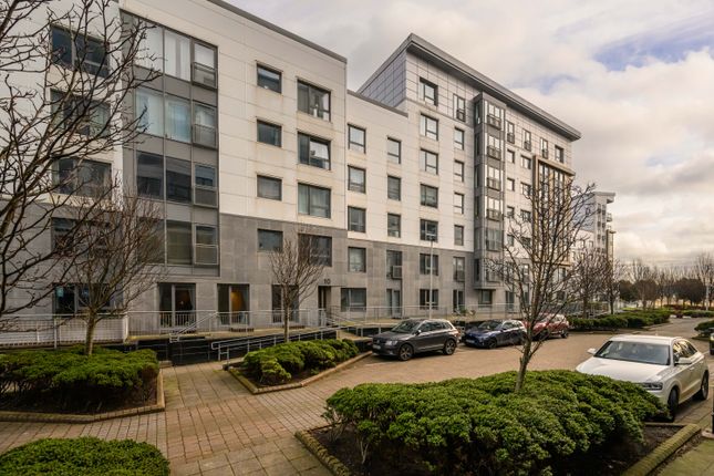 Thumbnail Flat for sale in 10/2 Western Harbour Midway, Edinburgh