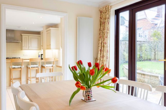 8, Briarbank Rise, Cheltenham photo 2