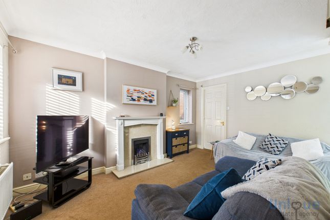 18, Long Meadow, Kirkham photo 3
