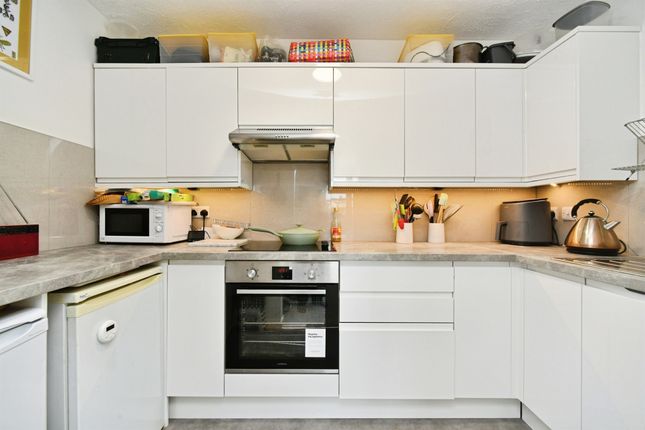 31, Cavendish Court, St. Georges Road, Brighton photo 3