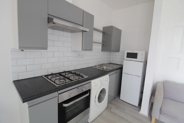 Flat to rent in Regency Square, City Centre, Brighton