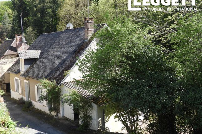 Thumbnail Villa for sale in Ségur-Le-Château, Corrèze, Nouvelle-Aquitaine