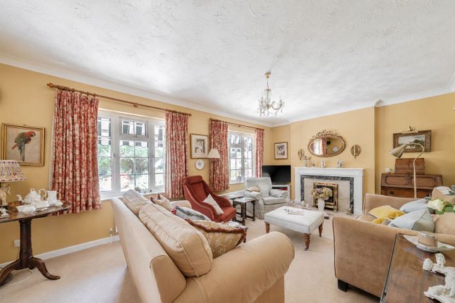 2, Buldowne Walk, Lymington photo 2