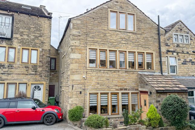 2-bed house on 18, Upper Fold, Holmfirth, £225,000