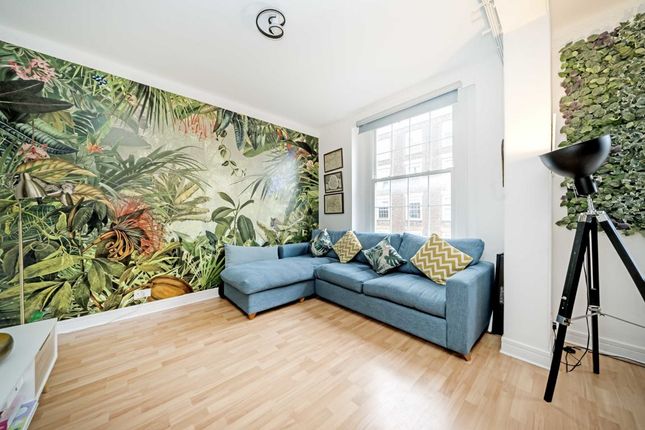 Flat for sale in Fitzjames Avenue, London